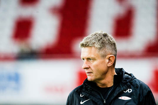 Lars Arne Nilsen, head coach of Brann, watches the warm-up