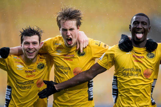 Bläddra bland fler bilder av Fotboll, U19, slutspel, Elfsborg - Täby