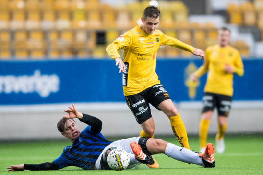 Elfsborgs Filip Varenhed och Täbys Zacharias Ljungström
