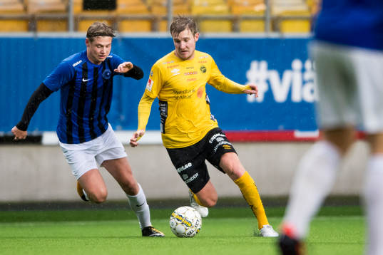 Elfsborgs Johan Andersson och Täbys Simon Sultan