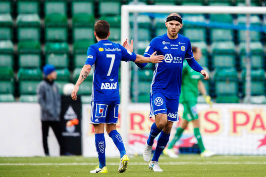 Sundsvalls Kristinn Steindorsson jublar med Marcus