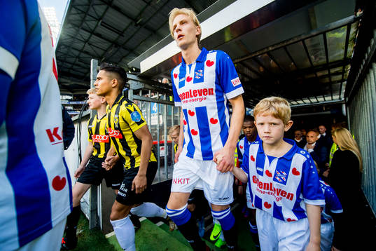 Morten Thorsby of Heerenveen enters the pitch