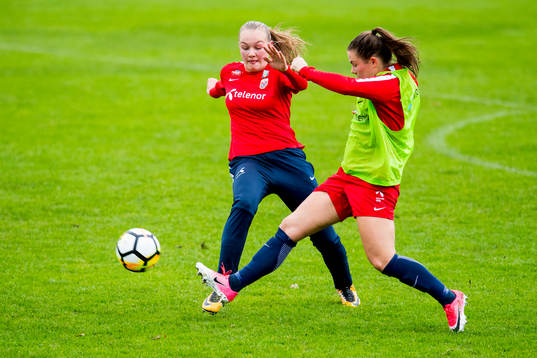 Frida Maanum and Emilie Bosshard Haavi of Norway