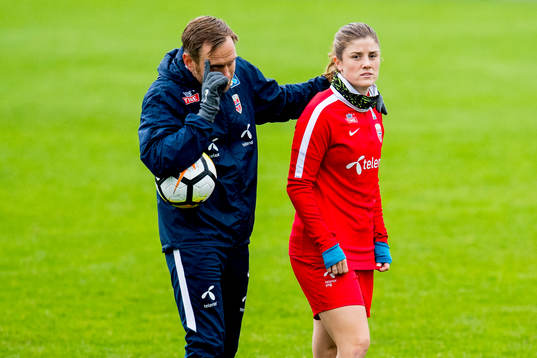 Bläddra bland fler bilder av Football, FIFA Women's World Cup Qualifier, Norway training