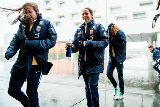 Guro Reiten and Ingrid Moe Wold of Norway arrive