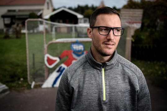 Ole-Kristian Tollefsen, fotograferad framför sonens