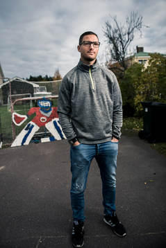 Ole-Kristian Tollefsen, fotograferad framför sonens