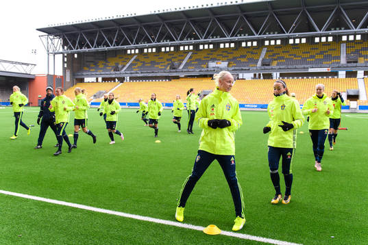 Caroline Seger och Kosovare Asllani