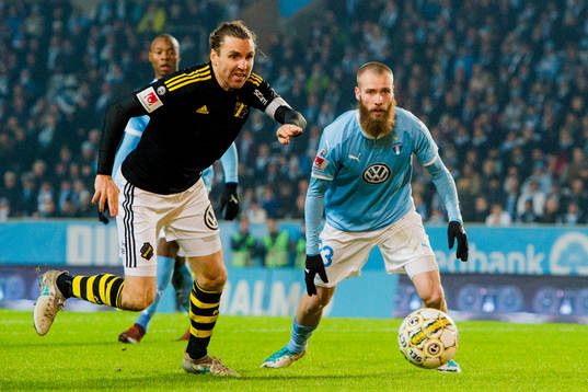 s Nils-Eric Johansson och Malmö FFs Jo Inge Berget