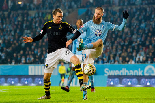 s Nils-Eric Johansson och Malmö FFs Jo Inge Berget
