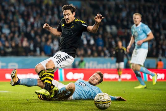 s Stefan Ishizaki och Malmö FFs Lasse Nielsen