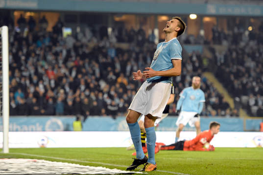 Malmö FFs Alexander Jeremejeff deppar
