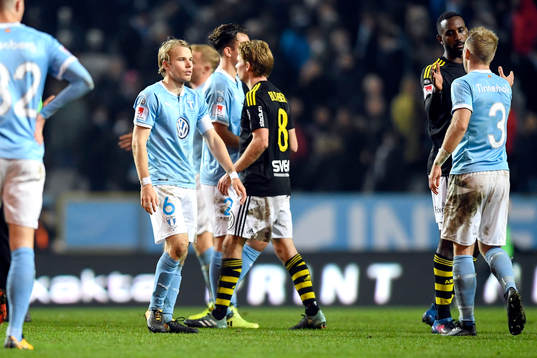 Malmö FFs Oscar Lewicki deppar