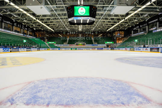Vy över isen i Lindab Arena