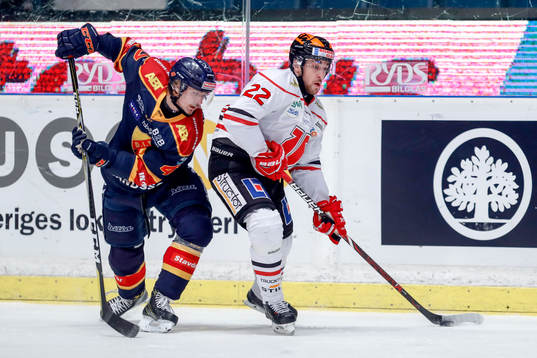 Djurgårdens Linus Johansson och Örebros Jonathan Andersson