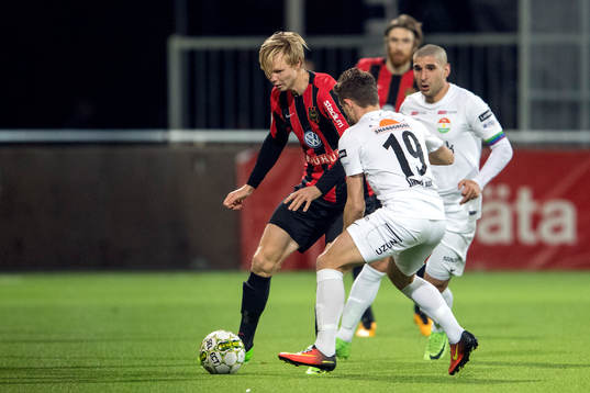 Brommapojkarnas Tim Söderström och Dalkurds Kujtim Bala