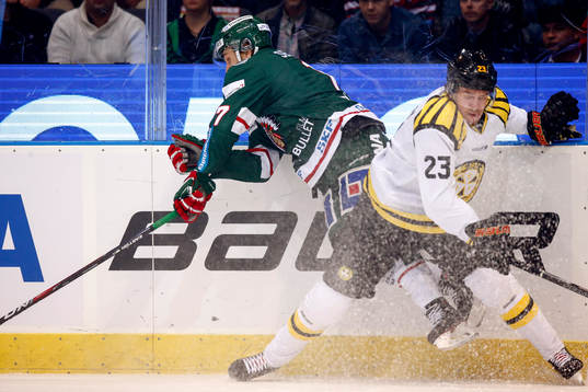 Frölundas Sebastian Stålberg och Brynäs Lucas Carlsson