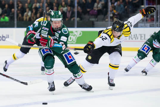 Frölundas Rasmus Dahlin före Brynäs Christopher Liljewall