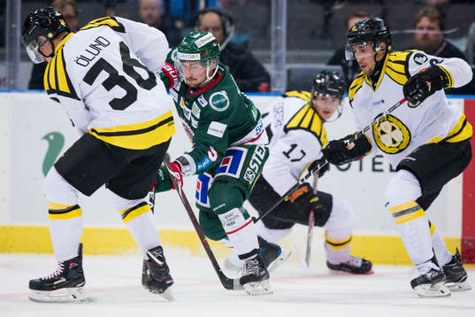 Frölundas Adam Almqvist mot Brynäs Linus Ölund