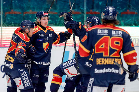 Djurgårdens Marcus Davidsson jublar med lagkamrater