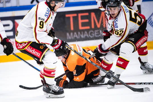 Luleås Johan Forsberg Karlskronas Morten Madsen och