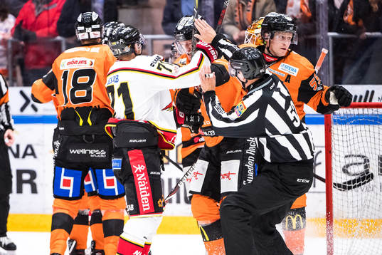Luleås Patrick Cehlin och Karlskronas Joseph Jonssoni