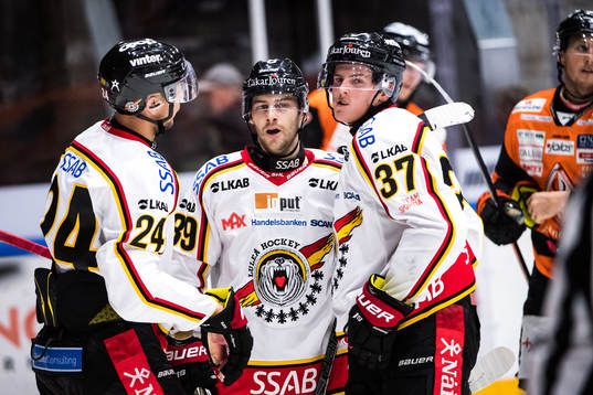 Luleås Johan Harju , Ryan Johnston och Isac Lundeström