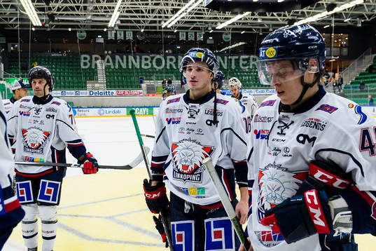Linköpings Jacob Lilja lämnar isen