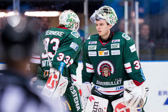Frölundas målvakt Johan Gustafsson blir utbytt mot
