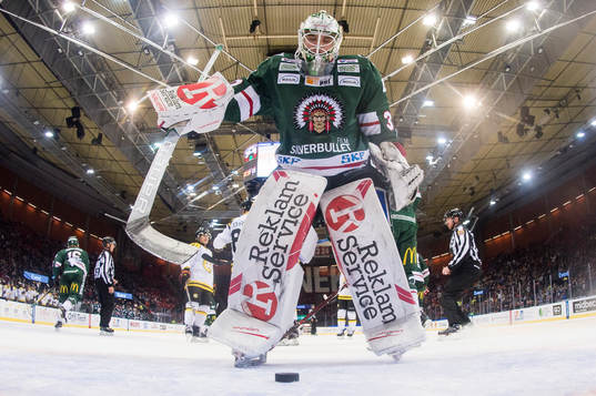 Frölundas målvakt Johan Gustafsson deppar