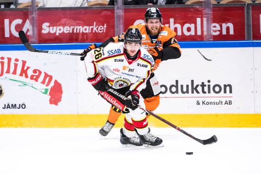 Luleås Joey Hishon  och Karlskronas Joachim Rohdin