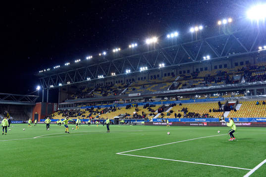 De svenska spelarna värmer upp