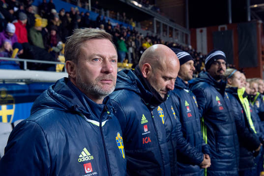 Sveriges förbundskapten Peter Gerhardsson och assisterande