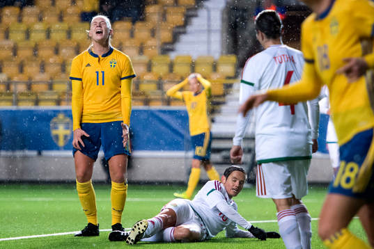 Sveriges Stina Blackstenius deppar