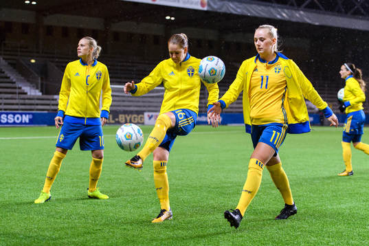 Sveriges Lina Hurtig, Mia Carlsson och Stina Blackstenius