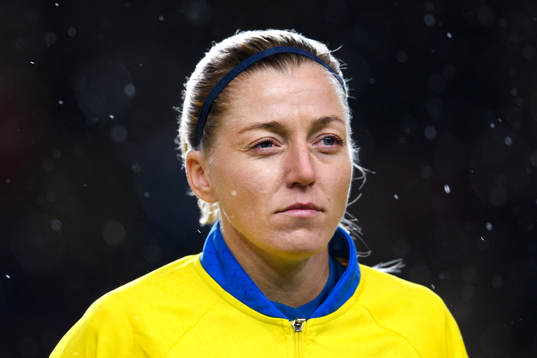 Sveriges Linda Sembrant vid lineup innan VM-kvalmatchen i