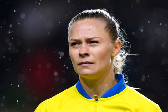 Sveriges Fridolina Rolfö vid lineup innan VM-kvalmatchen i