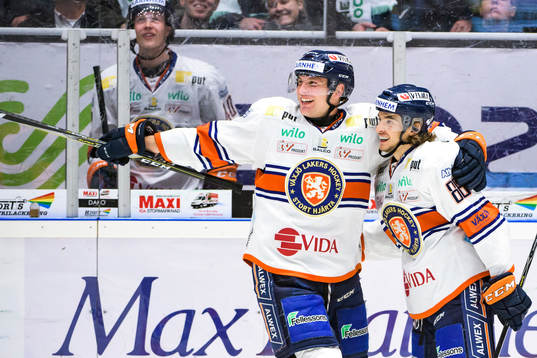 Växjös Oliver Bohm och Adam Brodecki jublar