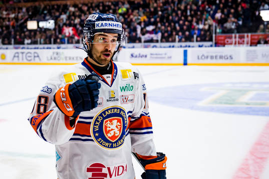Växjös Andrew Calof jublar
