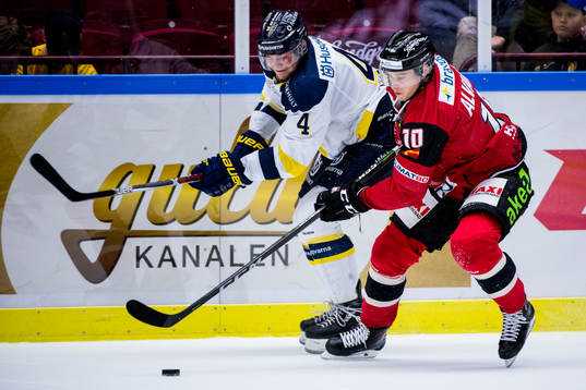 s Max Wärn och Malmö Redhawks Robin Alvarez