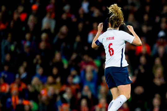 Maren Mjelde of Norway reacts