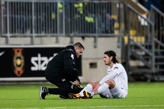 Dalkurds Robin Tranberg med en befarad skada