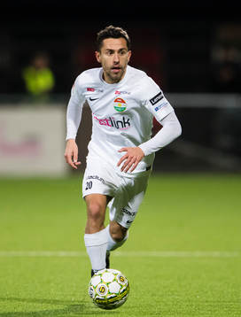 Dalkurds Predrag Randelovic med  bollen