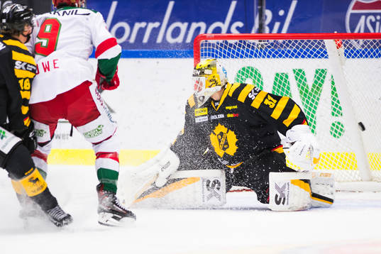 Moras Andrew Rowe sätter 3-1