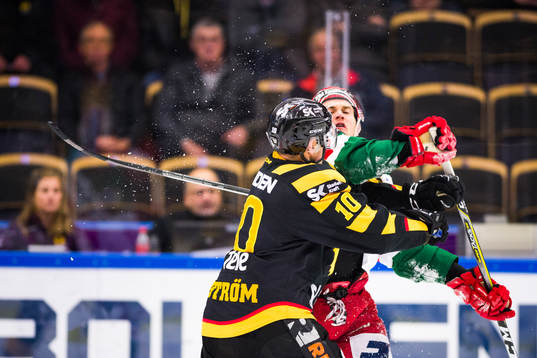 Skellefteås Joakim Lindström och Moras Matt Bailey