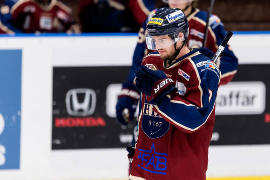 Halmstads spelare som deppar ishockeymatchen i Hockeyettan