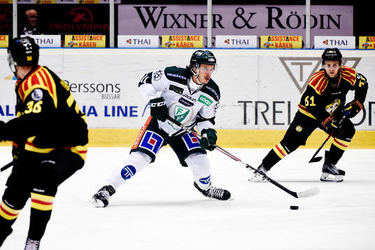 Färjestads Joakim Nygård driver pucken