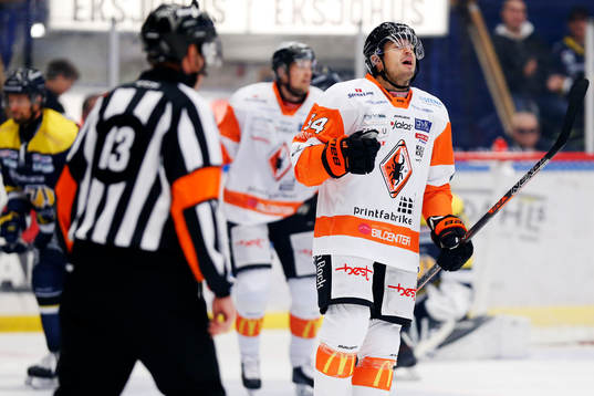 Karlskronas Alexander Deilert jublar