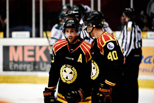 Brynäs Ryan Gunderson och Jesper Jensen deppar