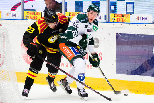 Brynäs Lucas Carlsson och Färjestads Per Åslund